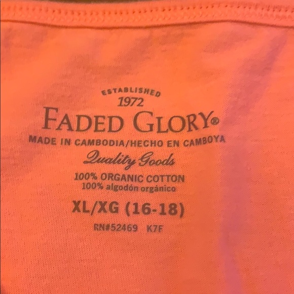 Ruffle Henley shirt XL - Picture 2 of 4